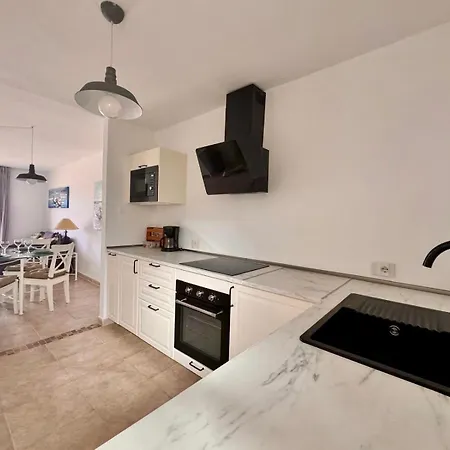 Queen Amanay - Terrazza, Confortevole, Tranquillo, Wi-fi, Ac